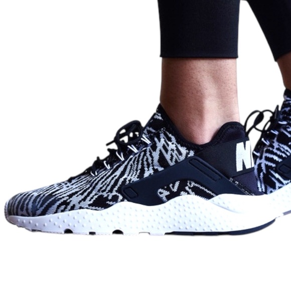 Nike Air Huarache Run Ultra Jacquard Black White Comfort Sole Sneakers - Picture 3 of 11